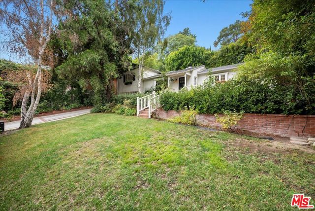 4015 Benedict Canyon Drive photo 4