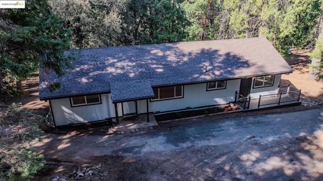 23656 Lightning Ln, Pioneer CA: https://media.crmls.org/mediaz/bea6017f-f30a-4b55-a6de-be5b3c552000.jpg