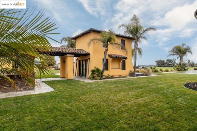 3600 Byer Rd, Byron CA: https://media.crmls.org/mediaz/bea672de-2470-42f3-b452-2e9a224006f8.jpg