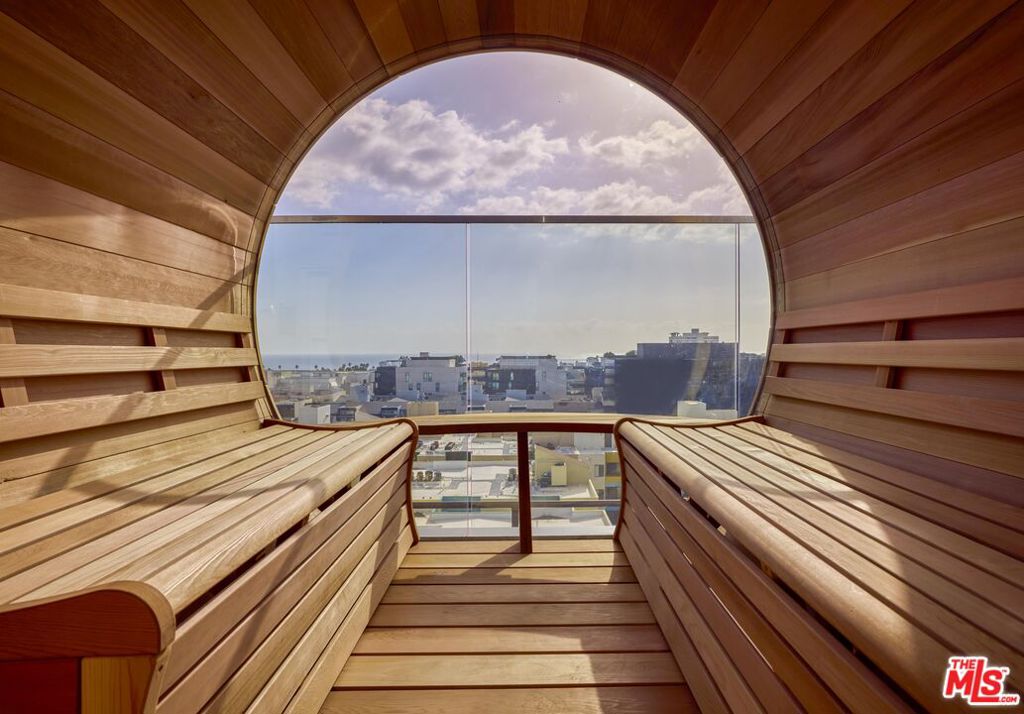 700 Broadway #PH 815