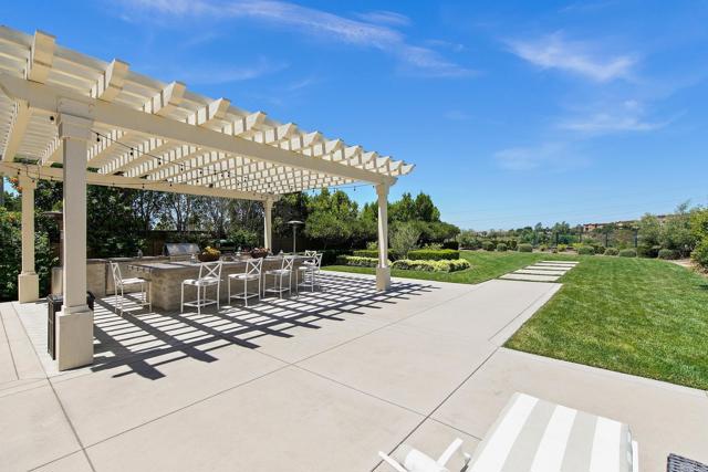 15642 Tanner Ridge Rd, San Diego CA: https://media.crmls.org/mediaz/bea6a57b-1885-4a5a-bd04-a9d9556dbea6.jpg