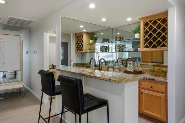 75720 Mclachlin Circle, Palm Desert CA: https://media.crmls.org/mediaz/bea6baea-f96d-493d-bf3c-e0473919e083.jpg