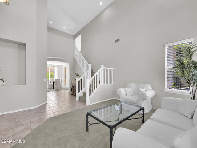 659 N Muirfield Avenue, Simi Valley CA: https://media.crmls.org/mediaz/bea6bbe1-a4ad-49ae-bf51-f894b727894a.jpg