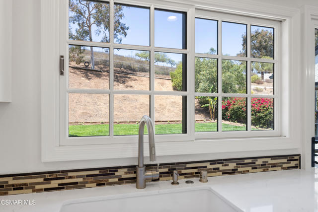 539 American Oaks Avenue, Newbury Park CA: https://media.crmls.org/mediaz/bea7199b-72a4-4286-b7b1-731829992db6.jpg