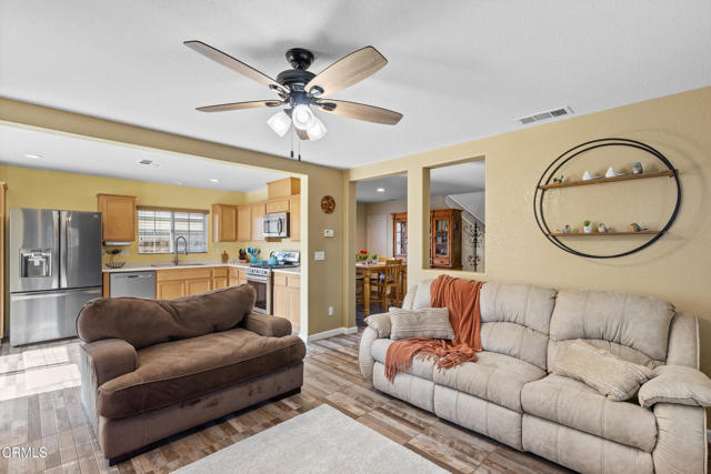 Detail Gallery Image 4 of 34 For 2024 Green Ridge Cir, Lompoc,  CA 93436 - 3 Beds | 2/1 Baths