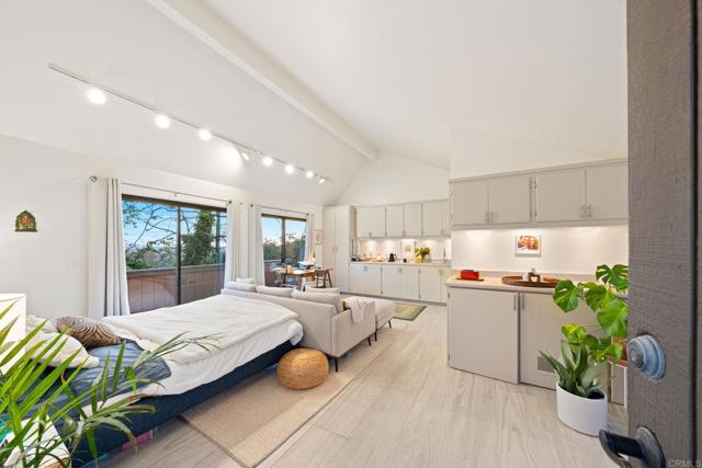 30593 Miller Road, Valley Center CA: https://media.crmls.org/mediaz/bea8005d-a5f8-407c-81f2-65455350f2e9.jpg