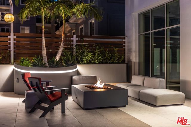 200 W Ocean Boulevard, Long Beach CA: https://media.crmls.org/mediaz/bea89f94-4904-4055-be07-9f3d6cecdcee.jpg