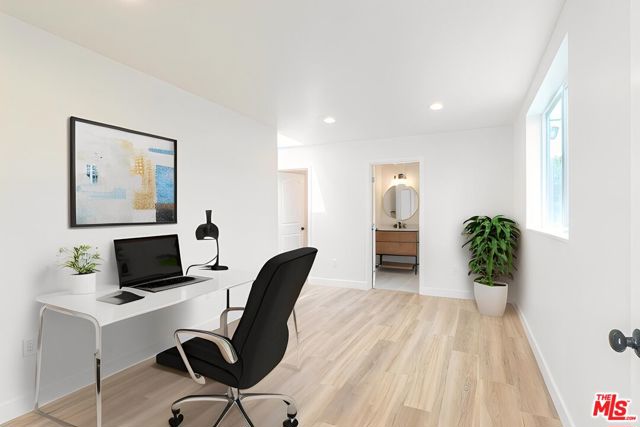 4005 Sequoia Street, Los Angeles CA: https://media.crmls.org/mediaz/bea8b976-e812-4dae-80fb-ccd15237cea8.jpg