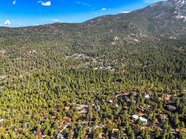 54370 Valley, Idyllwild CA: https://media.crmls.org/mediaz/bea8d4da-384a-4fec-bc26-dda89f96907d.jpg