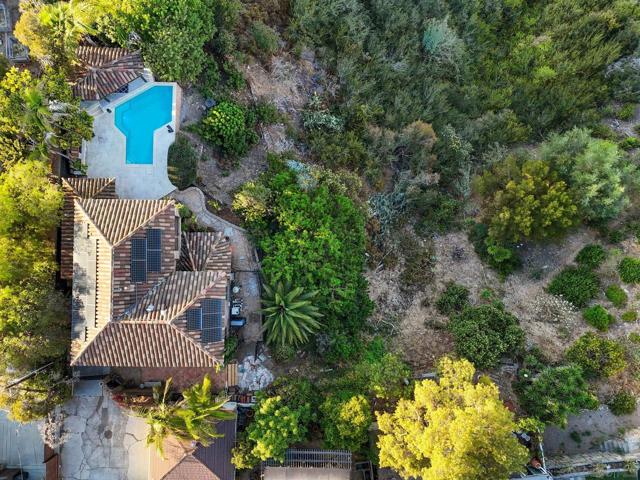 4915 Eyrie Rd, San Diego CA: https://media.crmls.org/mediaz/bea8e283-9931-4a9c-a0ca-0b0f7ff4d4ff.jpg