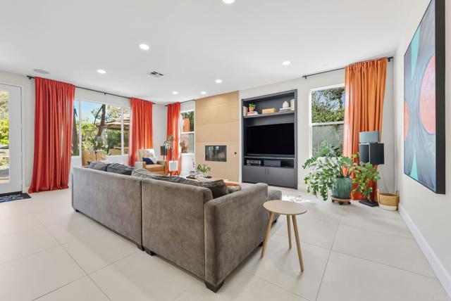 Detail Gallery Image 10 of 56 For 11313 Wild Meadow Pl, San Diego,  CA 92131 - 5 Beds | 4/1 Baths