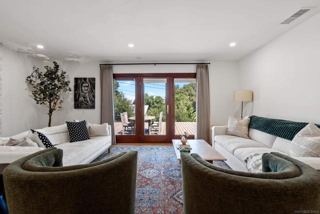 1714 Highland Place Dr, Paso Robles CA: https://media.crmls.org/mediaz/bea98c81-eed4-4611-98d6-a959acf2a289.jpg