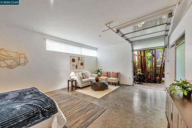 1231 Pine St, Oakland CA: https://media.crmls.org/mediaz/bea990a3-a528-4f22-8eb3-1f4f1151a3b0.jpg