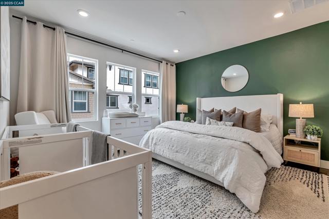 39103 Via Vicenza, San Ramon CA: https://media.crmls.org/mediaz/beaa1799-0434-4807-8d6e-58171a51b43d.jpg