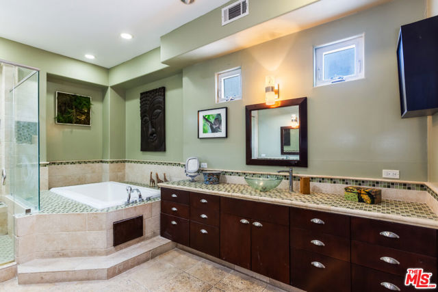 219 2nd Street, Hermosa Beach CA: https://media.crmls.org/mediaz/beaa25e5-3d28-43d4-b61f-9d6920eeecd9.jpg