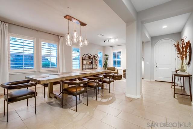 Image 17 of 75 For 9221 Helix Mesa Way