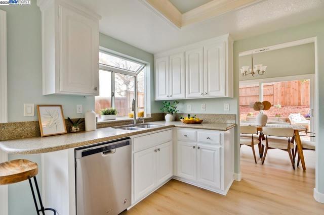 Image 12 of 58 For 4144 Garibaldi Pl