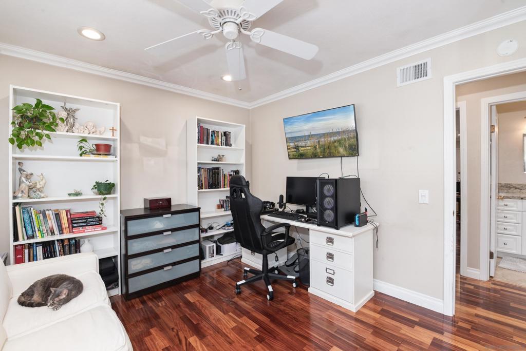 MLS #250032294SD image #16