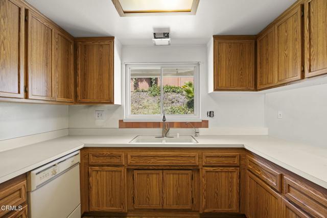 Detail Gallery Image 12 of 37 For 205 Bluefield Ave, Newbury Park,  CA 91320 - 3 Beds | 2/1 Baths