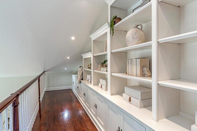 25600 Willow Pond Lane, Los Altos Hills CA: https://media.crmls.org/mediaz/beabf8dd-ac71-4c70-af4b-1179487a218d.jpg