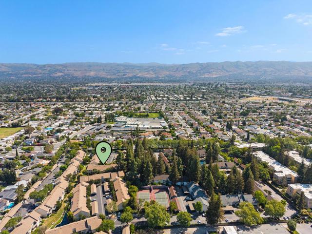 1050 Summermist Court, San Jose CA: https://media.crmls.org/mediaz/beac5dfa-d4dd-4e4b-aa2b-ba9fdb1d574b.jpg
