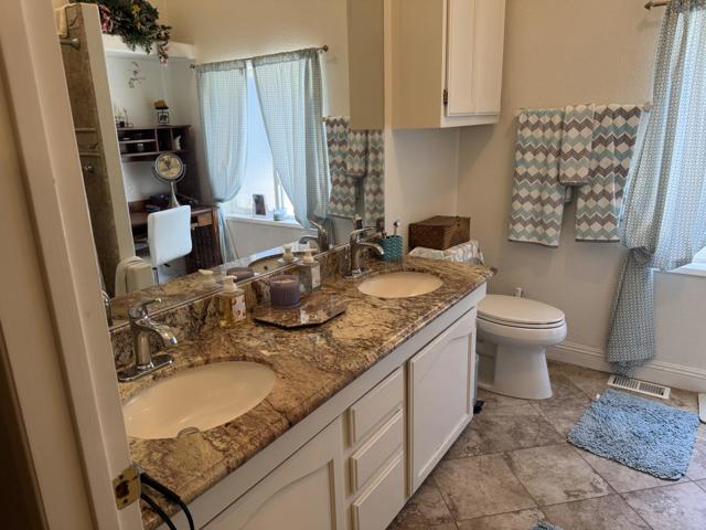 35610 Mexico Way, Thousand Palms CA: https://media.crmls.org/mediaz/beac9b56-a188-46ed-99ff-f82cafbe13c7.jpg