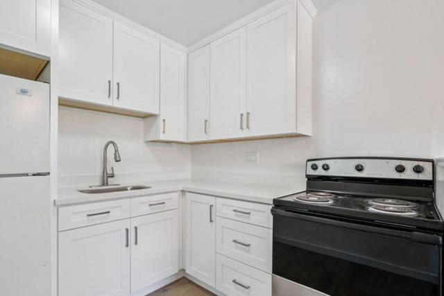 900 Toyon Drive, Burlingame CA: https://media.crmls.org/mediaz/beacb4f9-5abd-47da-a1d3-7cfa967696d6.jpg