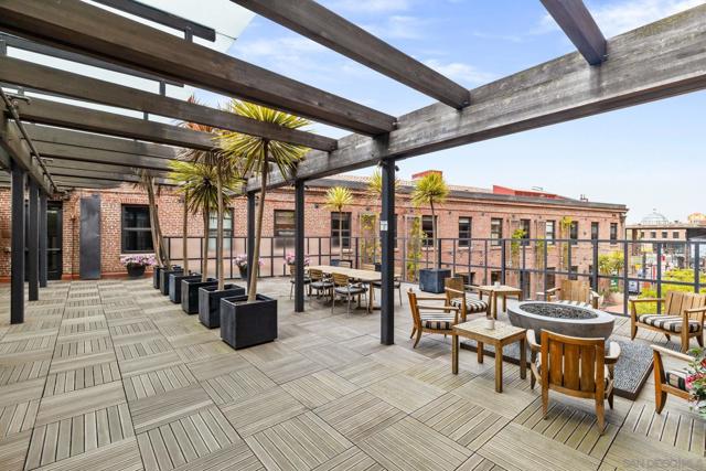 900 N Point St, San Francisco CA: https://media.crmls.org/mediaz/bead5bcc-b164-4a08-a3a8-9d14eb932575.jpg