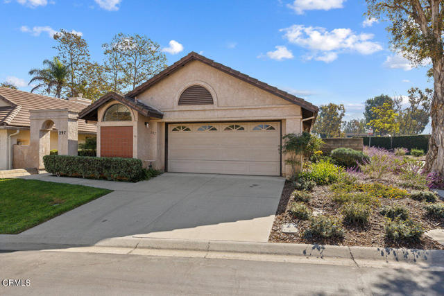 Detail Gallery Image 1 of 38 For 297 Estancia Pl, Camarillo,  CA 93012 - 2 Beds | 2 Baths