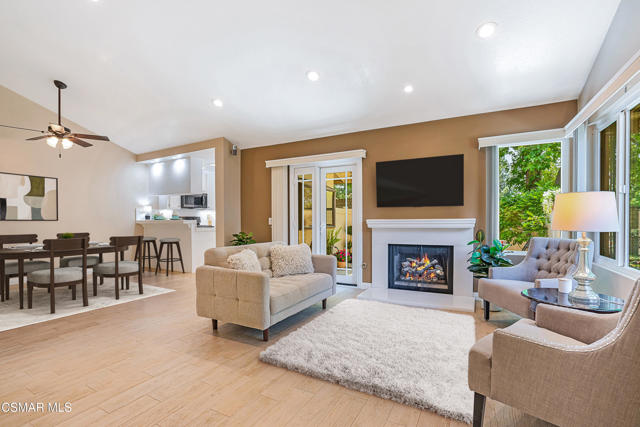 1103 Catlin Street, Simi Valley CA: https://media.crmls.org/mediaz/beaed524-d8dd-486d-b574-4d00da44868f.jpg