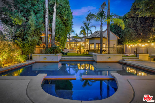 14071 Roblar Road, Sherman Oaks CA: https://media.crmls.org/mediaz/beaf328e-7774-425a-b818-56bb533f249a.jpg