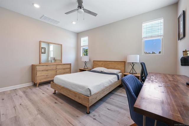 2065 Carol Lee Ln, Escondido CA: https://media.crmls.org/mediaz/beaf9af4-c353-49e1-af54-1d0b4463165a.jpg