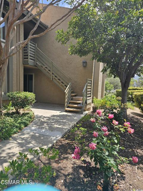 460 Arbor Lane Court, Thousand Oaks CA: https://media.crmls.org/mediaz/beb0a472-23d4-4717-ad8b-f0a313e7eb2d.jpg