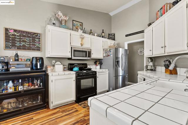 1126 Deerpark Rd, Oakley CA: https://media.crmls.org/mediaz/beb11534-ea30-4fc1-a431-554d546395b3.jpg