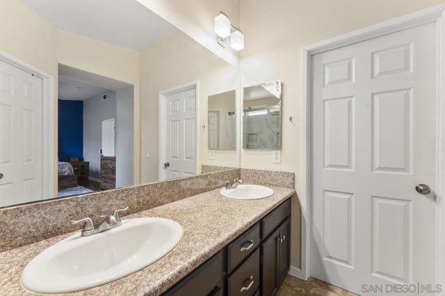 1055 Forest Hill Pl, Chula Vista CA: https://media.crmls.org/mediaz/beb1880a-44bb-4b34-91aa-2e166b6d5e99.jpg
