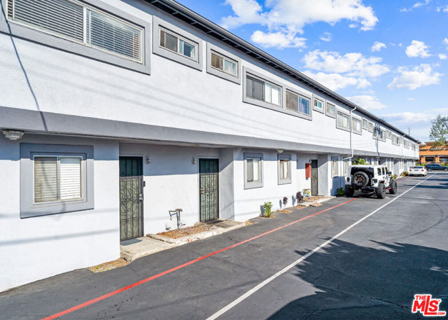 12128 Imperial Highway, Norwalk CA: https://media.crmls.org/mediaz/beb1cf0c-795a-48db-b467-1d30b523f7c7.jpg