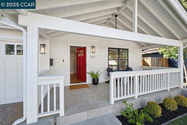 973 4Th St, Lafayette CA: https://media.crmls.org/mediaz/beb2bc6f-a095-4ac9-8f8c-50521615ac4a.jpg