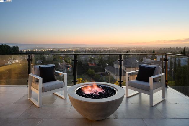 1615 Vinehill Court, Fremont CA: https://media.crmls.org/mediaz/beb2f1ec-57e0-41cd-b48b-9bb903491750.jpg