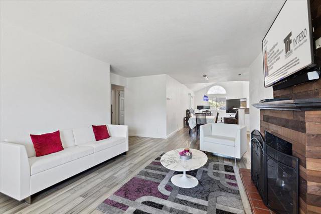 519 Longwood Court, Hayward CA: https://media.crmls.org/mediaz/beb3038d-6875-4037-a919-f5cae9226d72.jpg