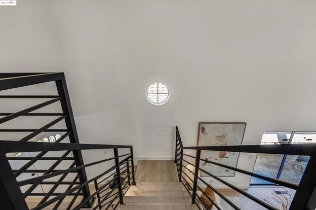 2863 El Capitan Dr, Pleasanton CA: https://media.crmls.org/mediaz/beb34188-1ac2-4d3e-b467-b7764466df3f.jpg