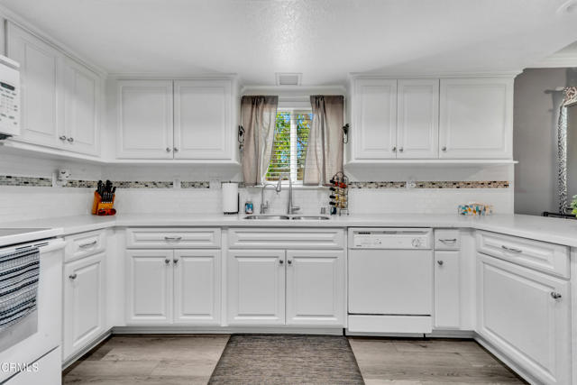 Detail Gallery Image 6 of 43 For 13205 E Ave W11, Pearblossom,  CA 93553 - 4 Beds | 3/1 Baths