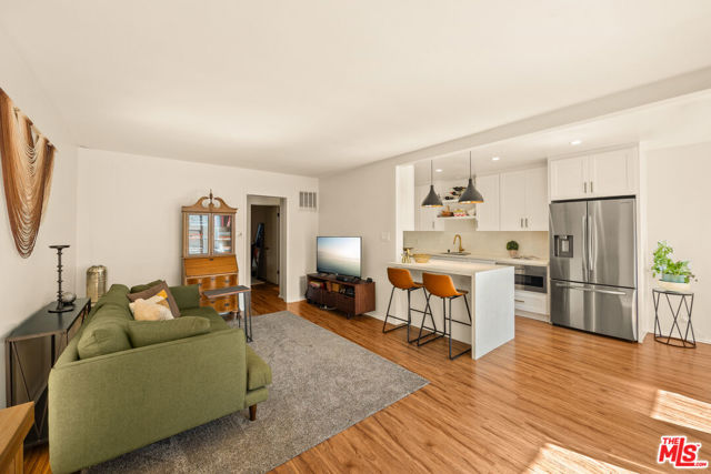 2621 Centinela Avenue, 17