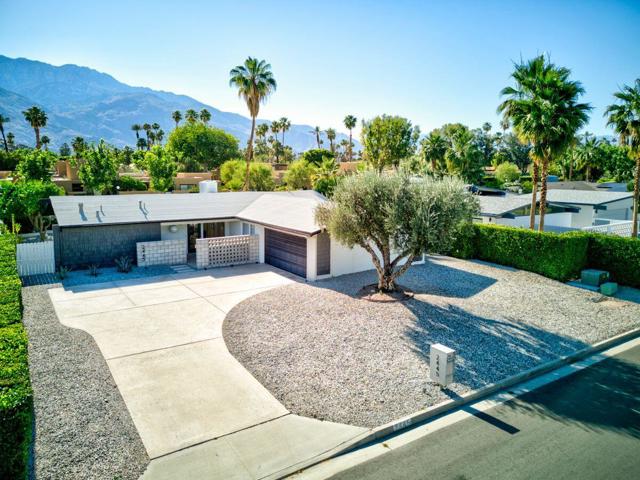 2445 S Broadmoor Drive, Palm Springs CA: https://media.crmls.org/mediaz/beb47876-a7f4-4336-a0fc-993a9507a977.jpg