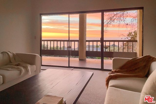 86 Seaview Drive, Santa Barbara CA: https://media.crmls.org/mediaz/beb4ff83-b683-4d1e-bc0f-d8a9aa4a3880.jpg