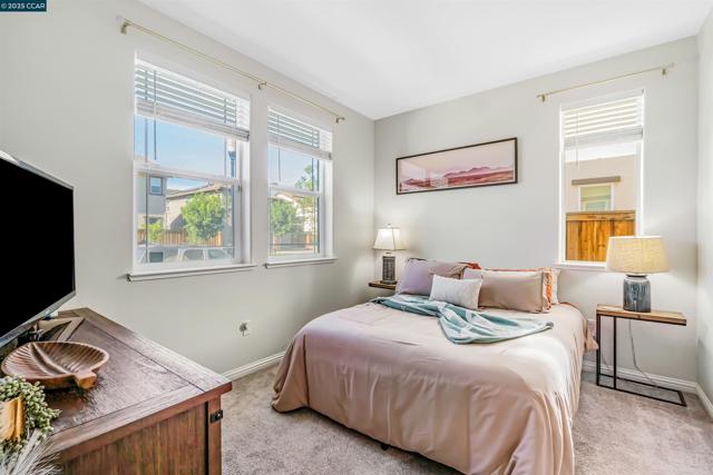 158 Wooley Creek Way, Brentwood CA: https://media.crmls.org/mediaz/beb5c481-7ba8-42c5-8ee6-5fa1f64cc7e3.jpg