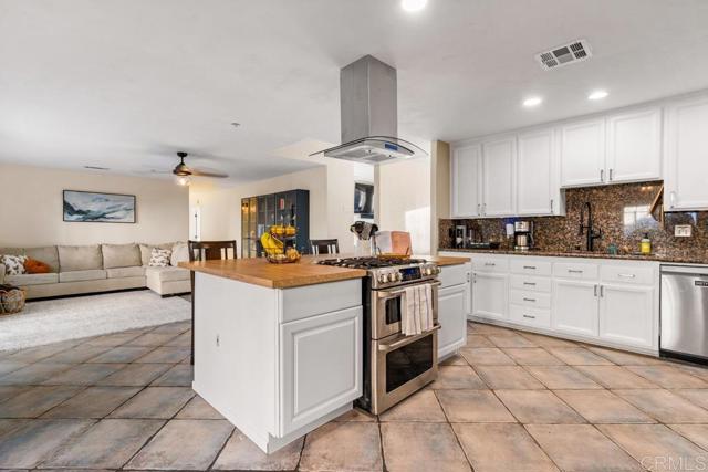 Detail Gallery Image 10 of 52 For 16403 Arena Dr., Ramona,  CA 92065 - 4 Beds | 3/1 Baths