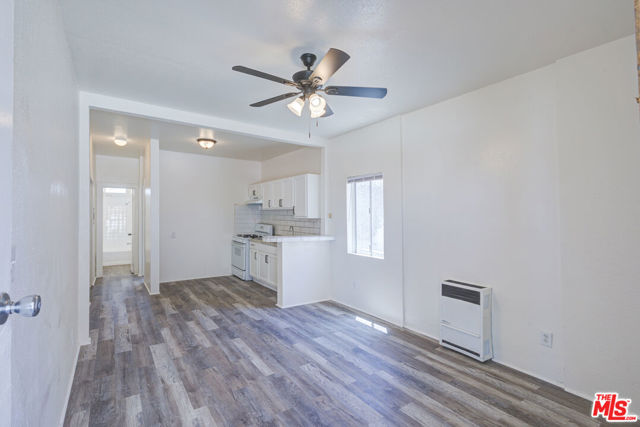 543 W 16th, San Pedro CA: https://media.crmls.org/mediaz/beb662ea-6fbf-4045-a8d8-e6f3c285b41e.jpg