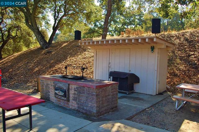 2748 Tice Creek Dr, Walnut Creek CA: https://media.crmls.org/mediaz/beb6a4c9-d144-4851-b0d1-142c9d2812f0.jpg
