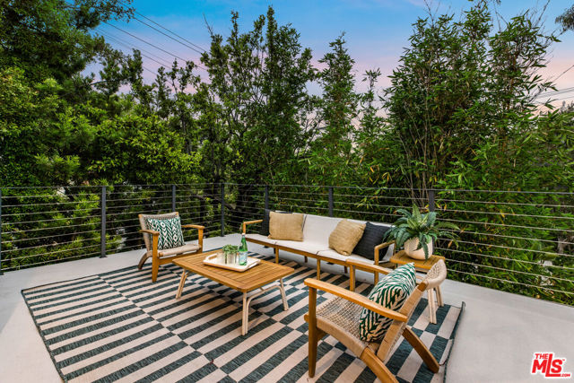 366 N Kenter Avenue, Los Angeles CA: https://media.crmls.org/mediaz/beb6ae1f-89ca-4378-b261-a29240dd88d5.jpg