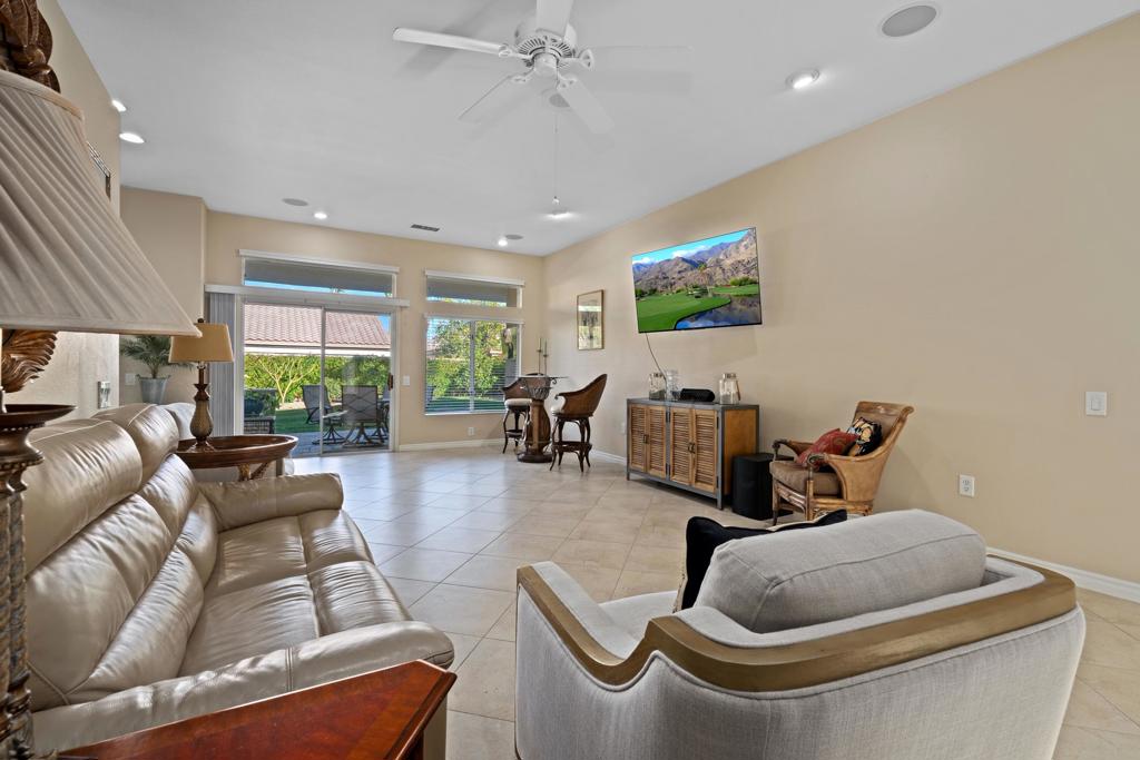 MLS #219133716DA img 5